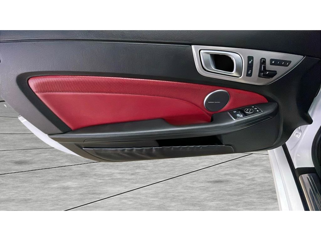 Used 2016 Mercedes-Benz SLK 300 image 9