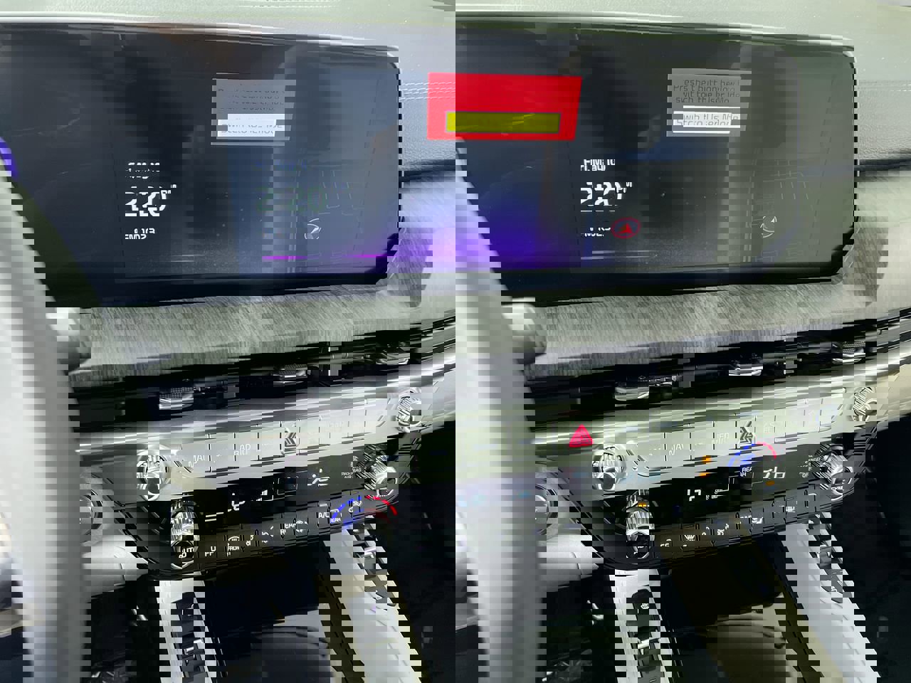 Certified 2024 Kia Telluride EX w/ EX Captain's Chair Package FWD image 21