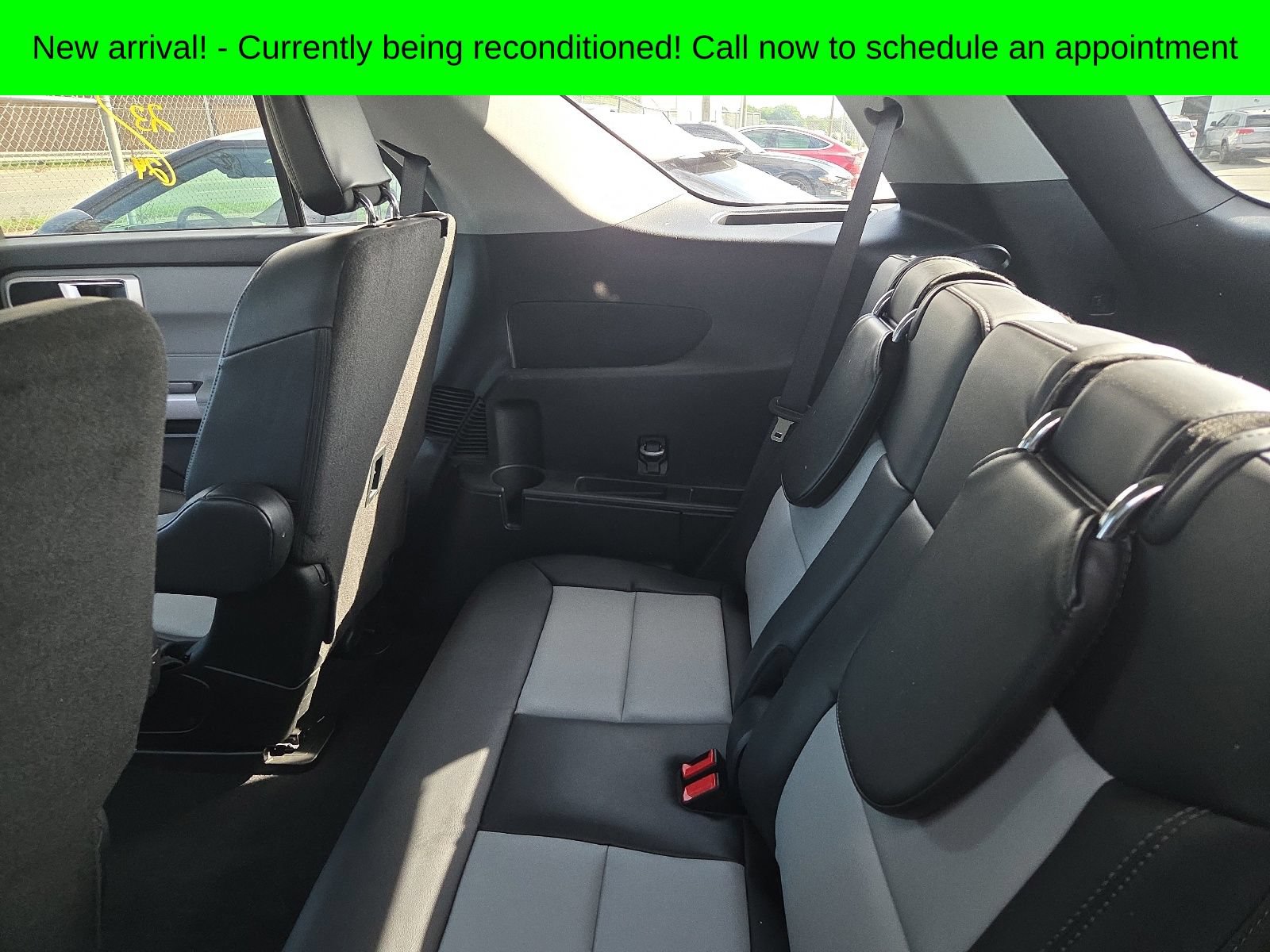 Used 2024 Ford Explorer XLT w/ Equipment Group 202A RWD image 9