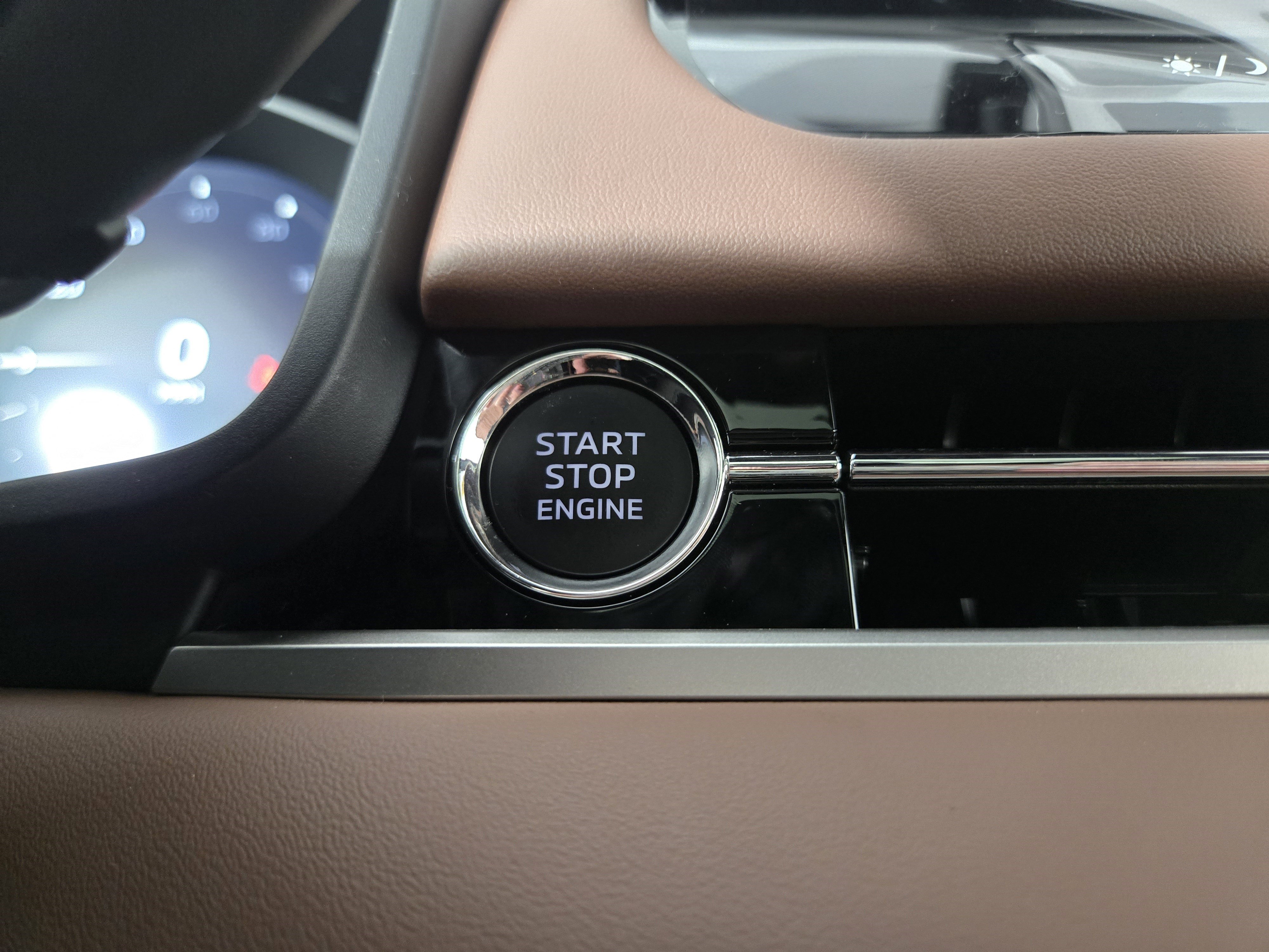 New 2026 Mitsubishi Outlander SEL image 26