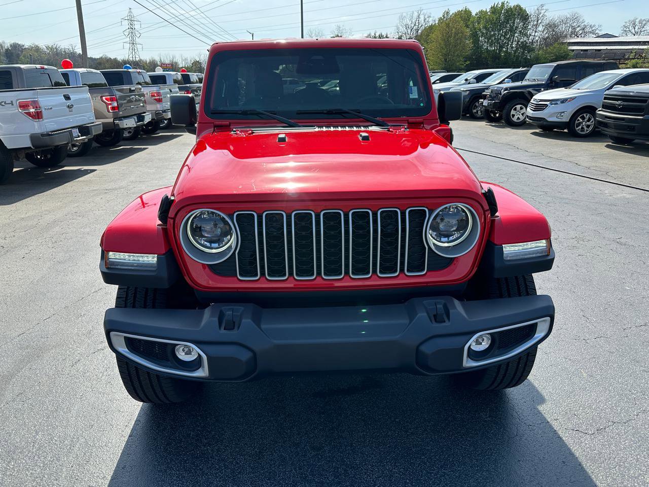 Used 2025 Jeep Wrangler Sahara image 7