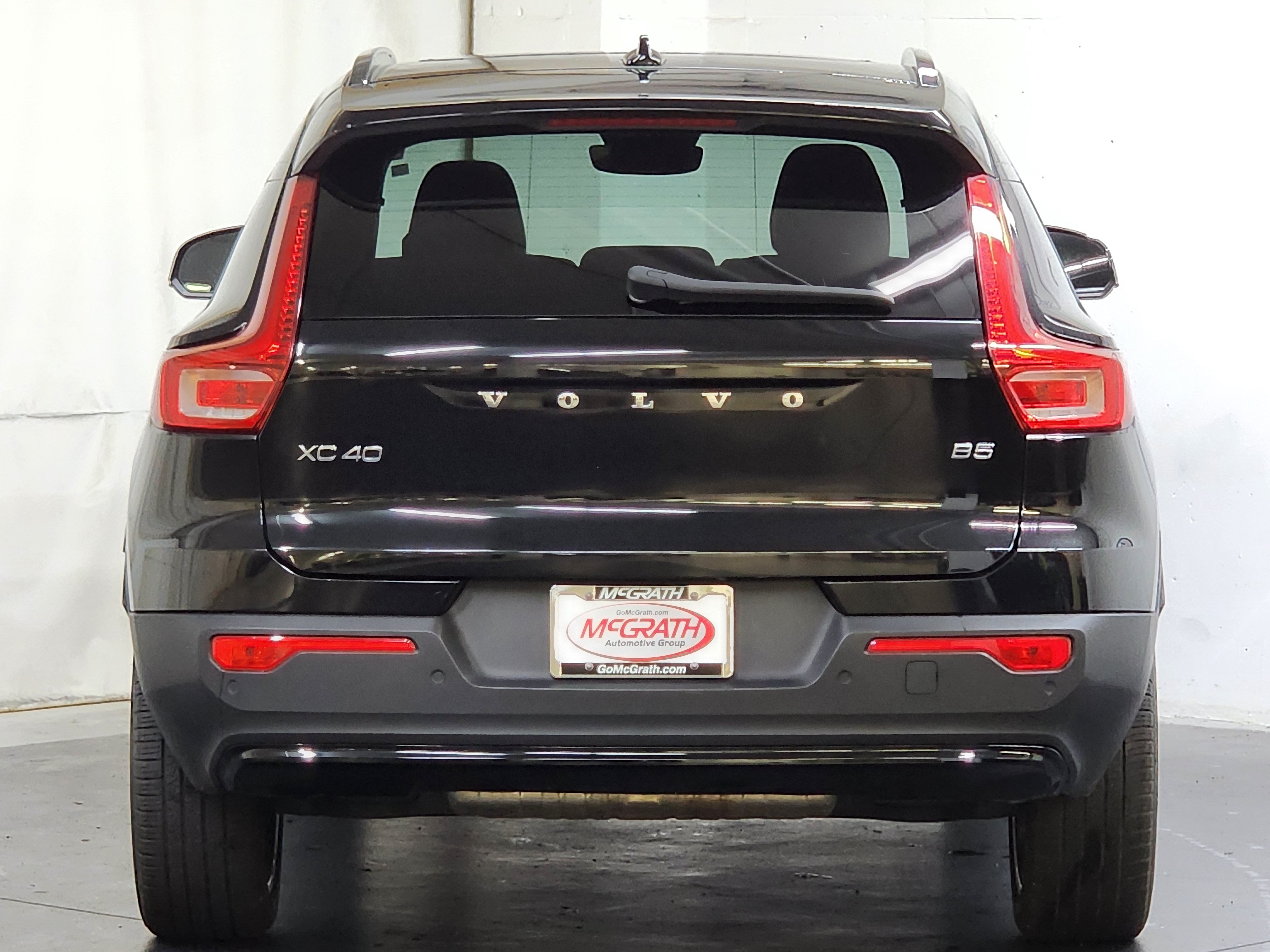 Used 2023 Volvo XC40 B5 Plus w/ Climate Package AWD/4WD image 6