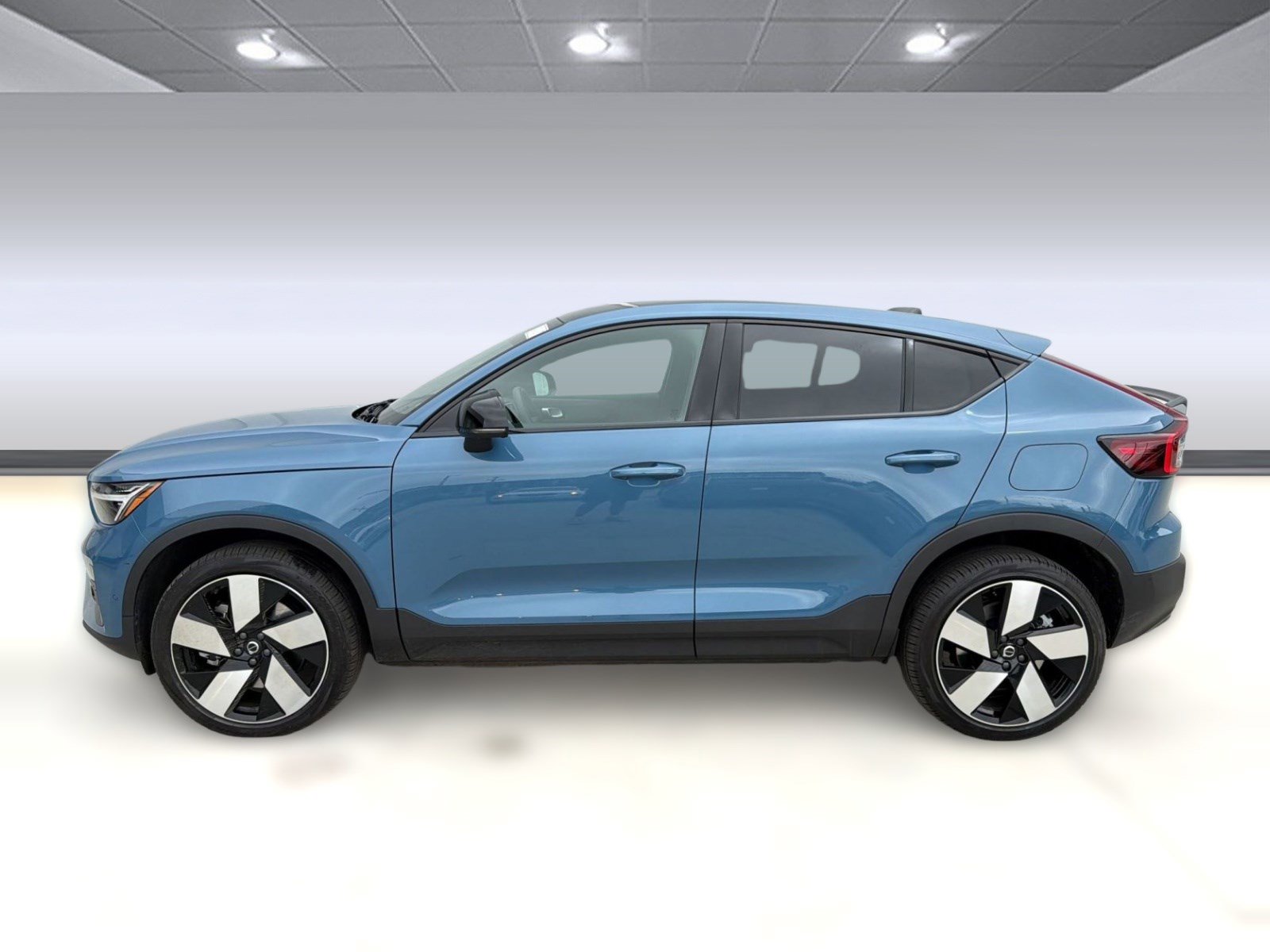 Certified 2023 Volvo C40 P8 Recharge Ultimate image 2