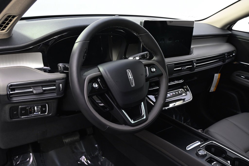 New 2026 Lincoln Corsair Premiere image 11