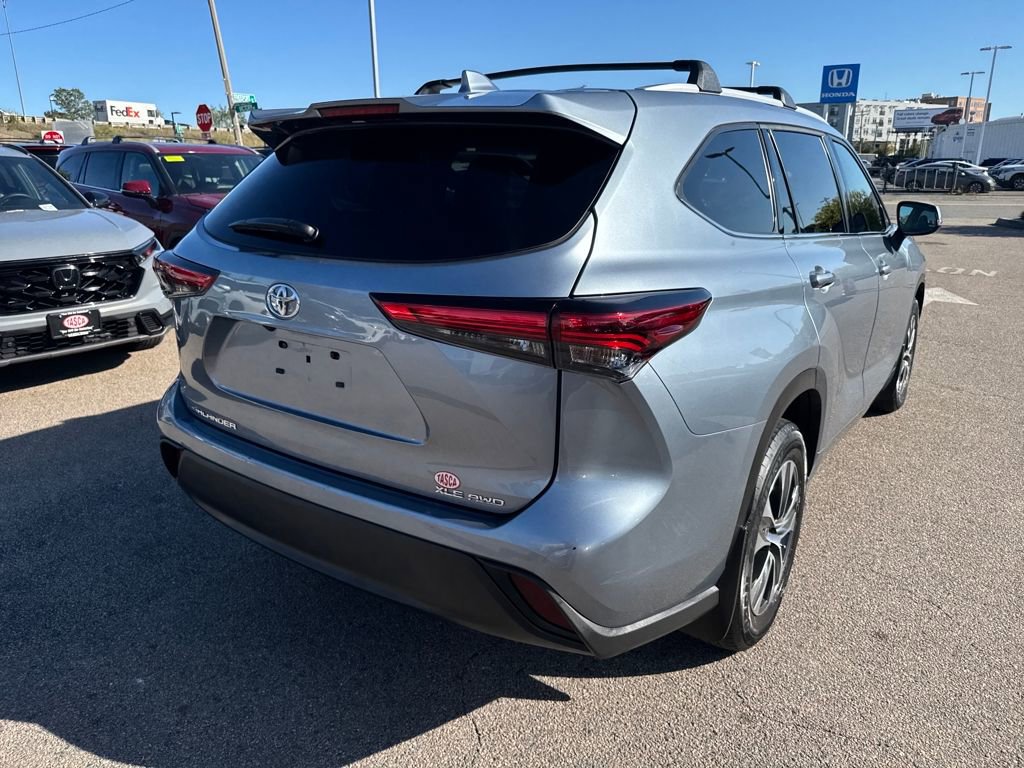 Used 2022 Toyota Highlander XLE image 15
