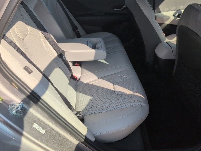 Used 2024 Hyundai Elantra Limited image 16