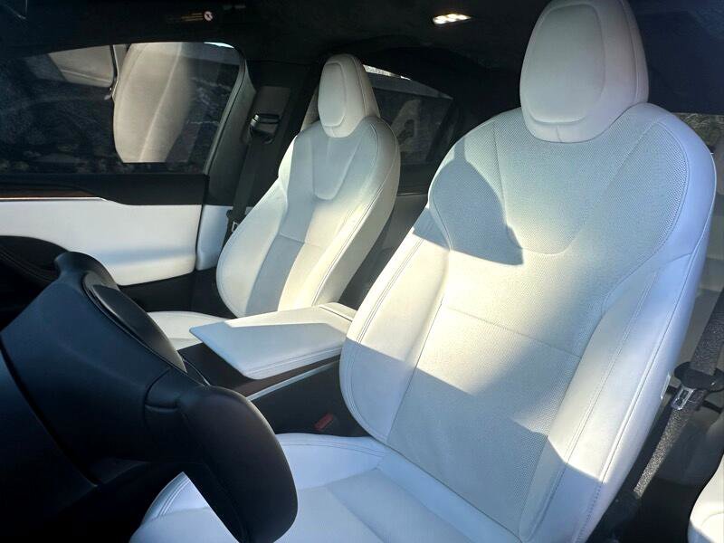 Used 2023 Tesla Model X image 23