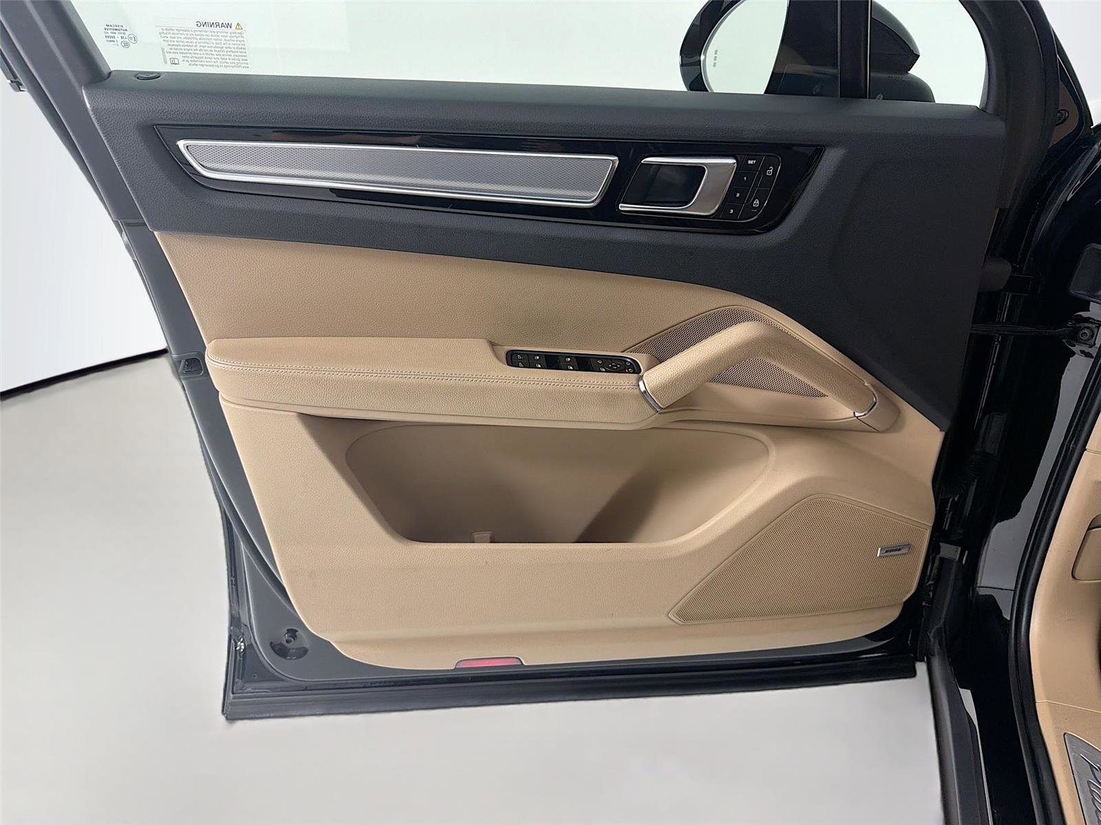 Certified 2023 Porsche Cayenne Platinum Edition AWD/4WD image 6