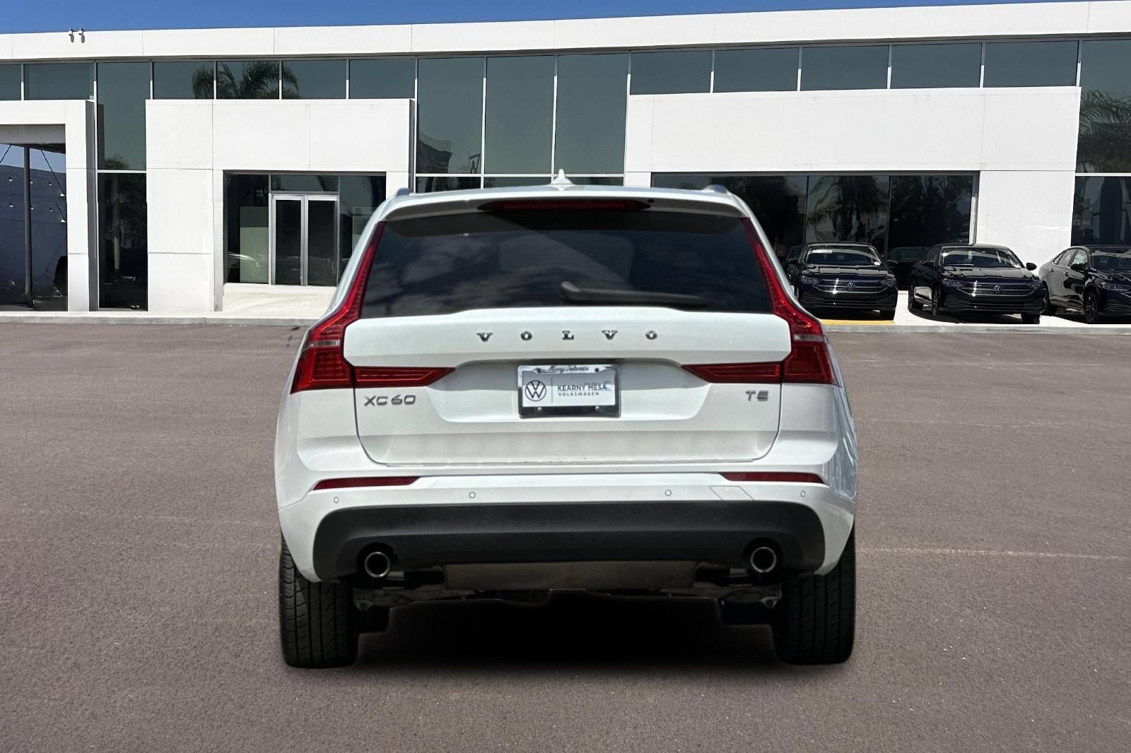 Used 2020 Volvo XC60 T5 Momentum w/ Protection Package Premier FWD image 4