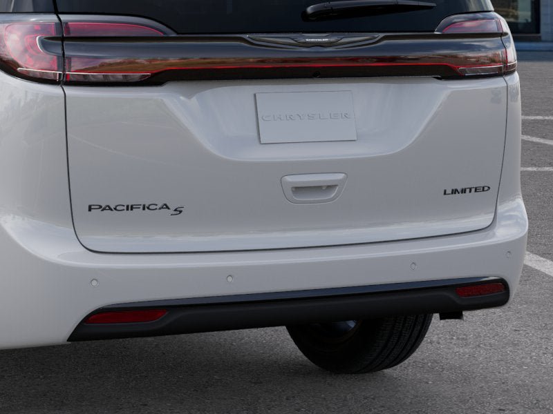 New 2026 Chrysler Pacifica Limited w/ S Appearance Package FWD image 13