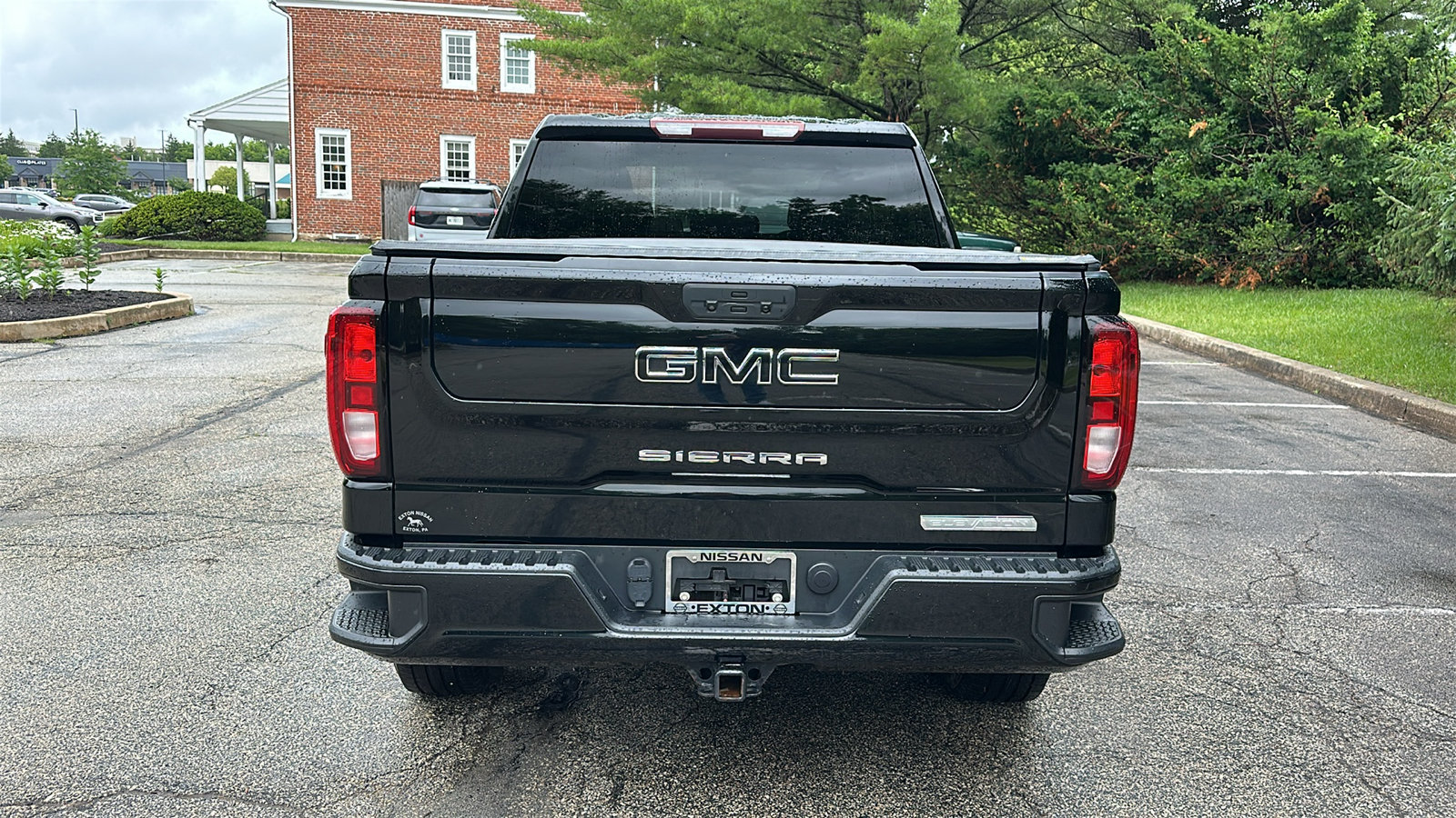 Used 2021 GMC Sierra 1500 Elevation w/ LPO, Elevation Black Package AWD/4WD image 6