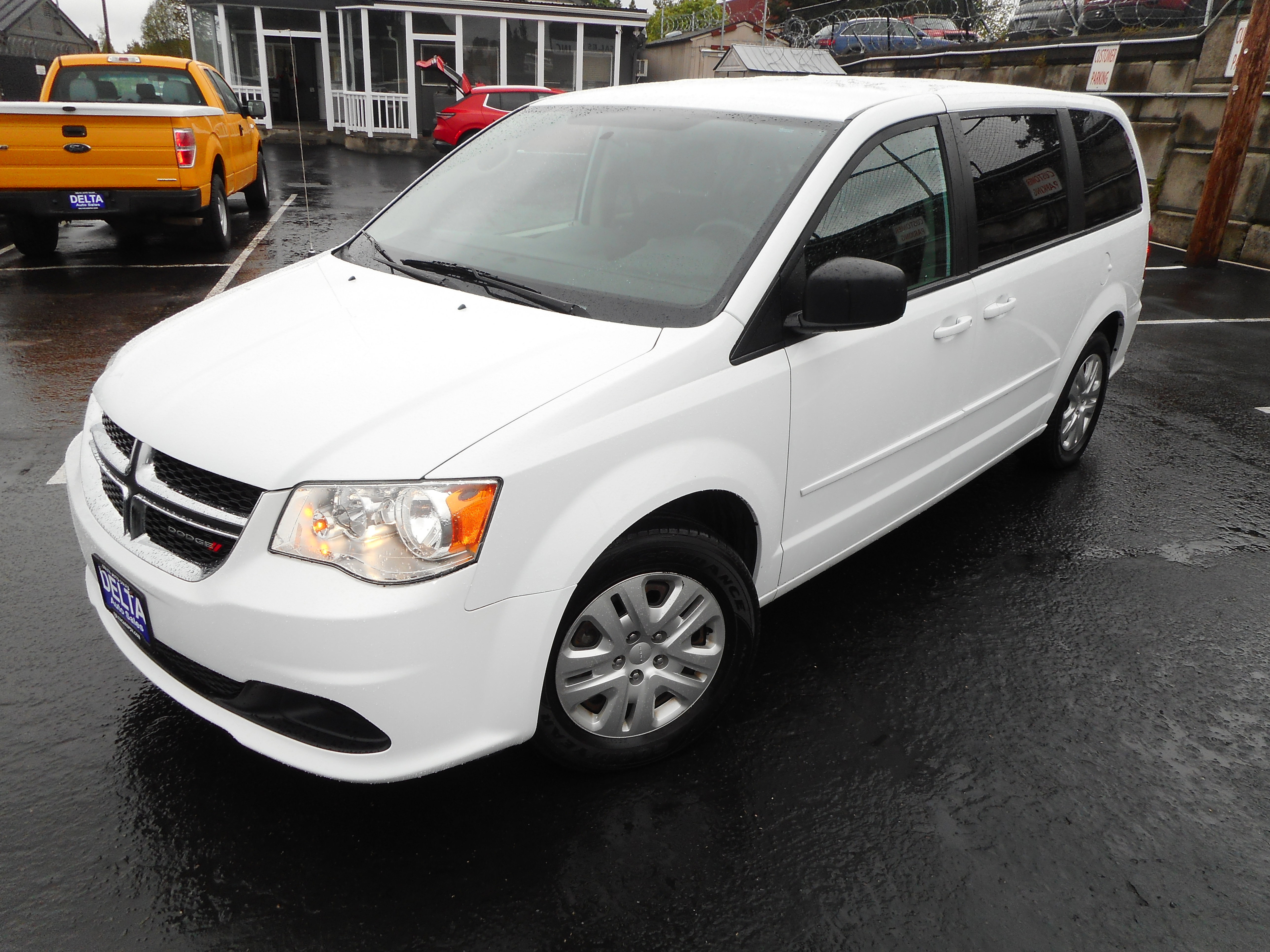 Used 2017 Dodge Grand Caravan SE w/ Power Window Group FWD image 3