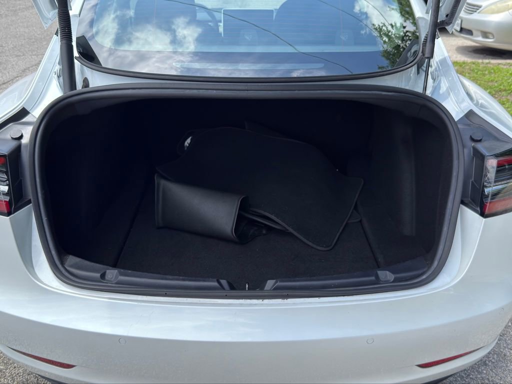 Used 2021 Tesla Model 3 Standard Range Plus RWD image 9