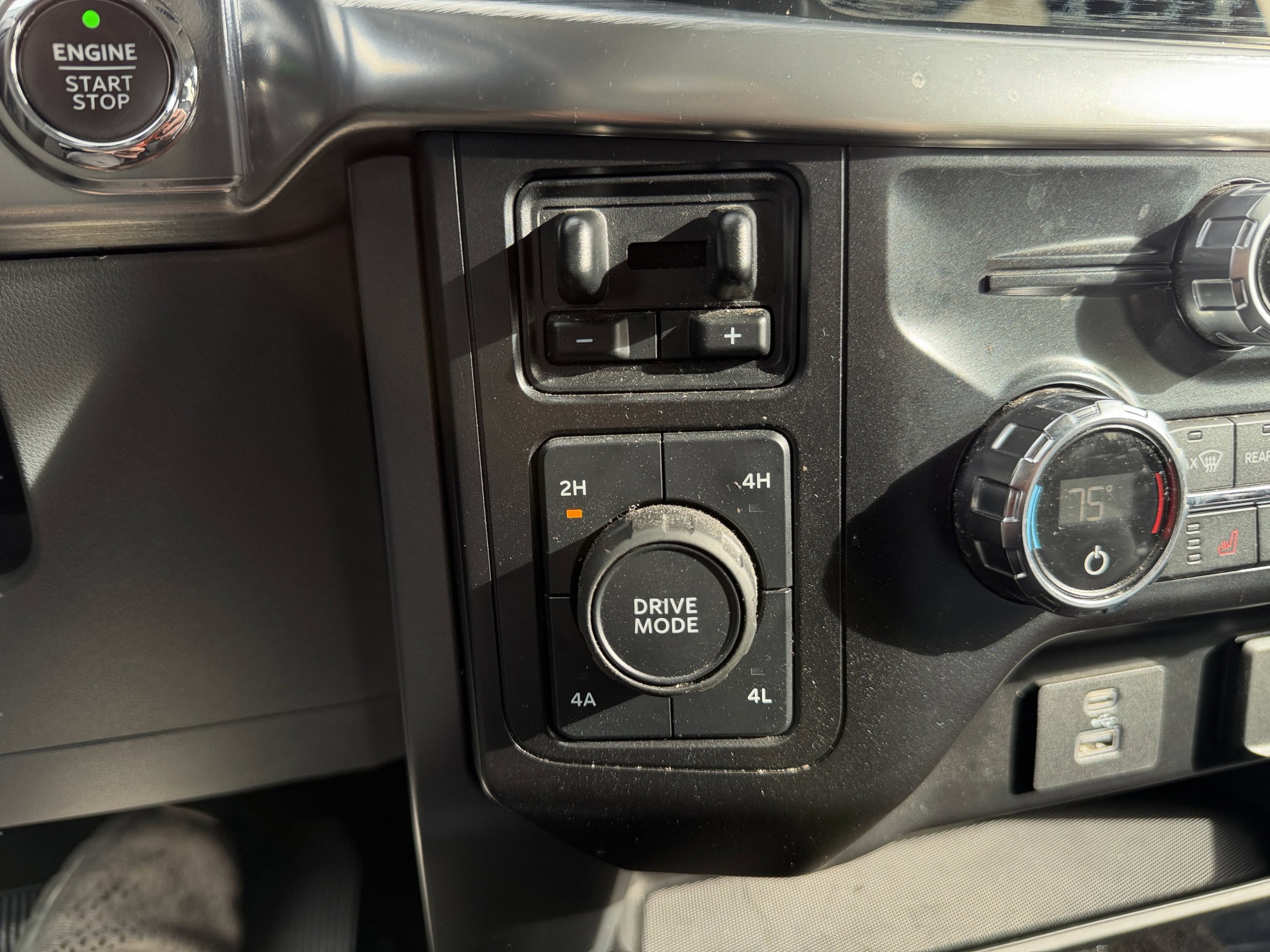 Used 2021 Ford F150 Lariat w/ Equipment Group 501A Mid image 81