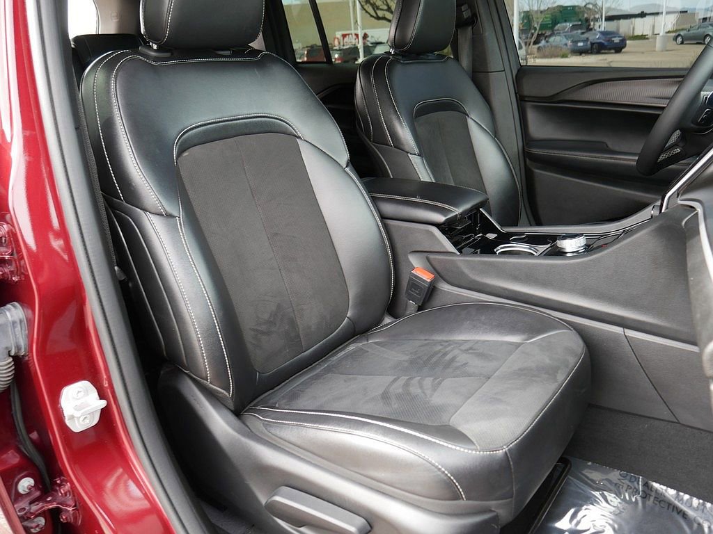 Used 2023 Jeep Grand Cherokee Altitude image 58