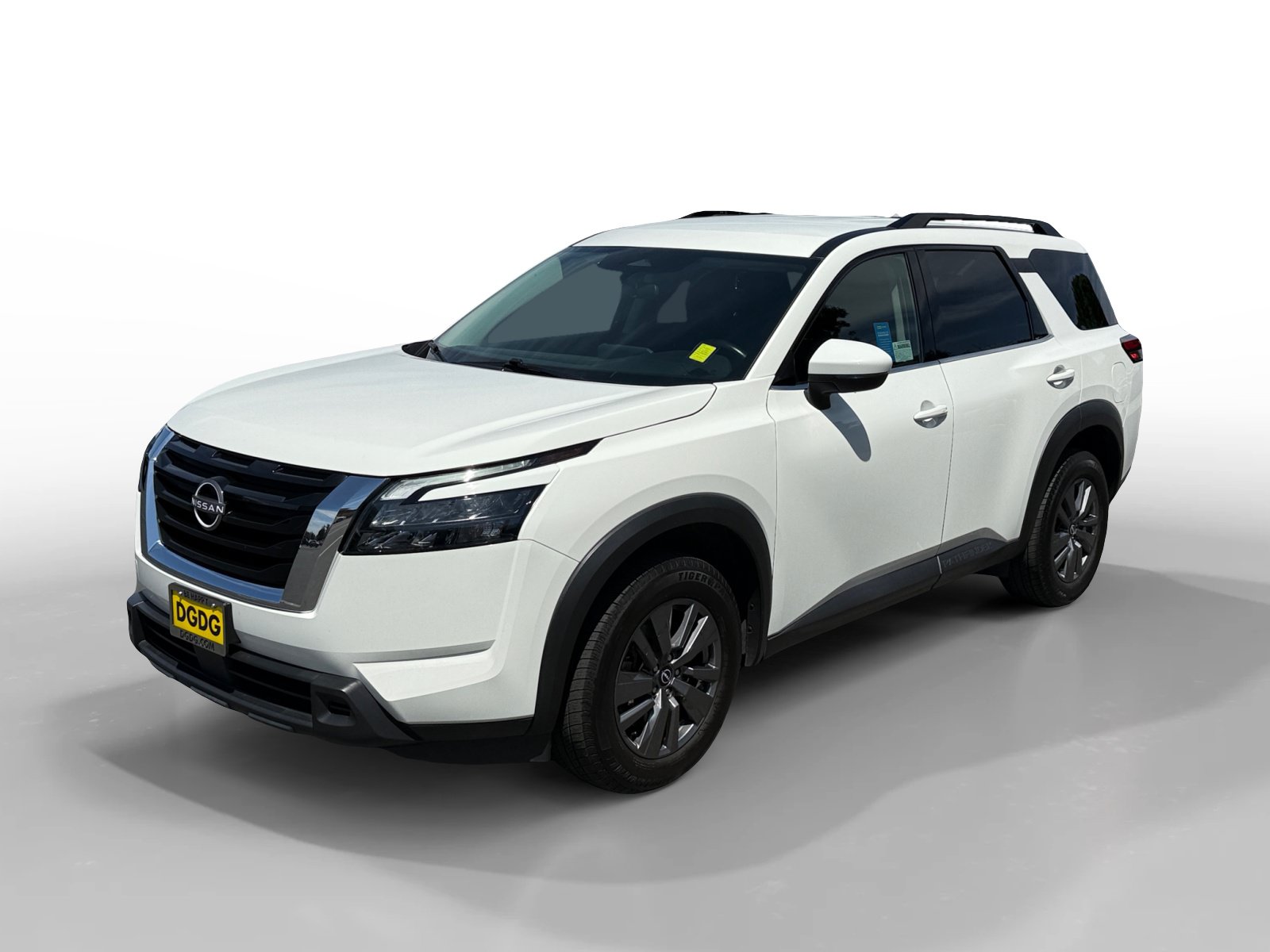 Used 2025 Nissan Pathfinder SV AWD/4WD image 1