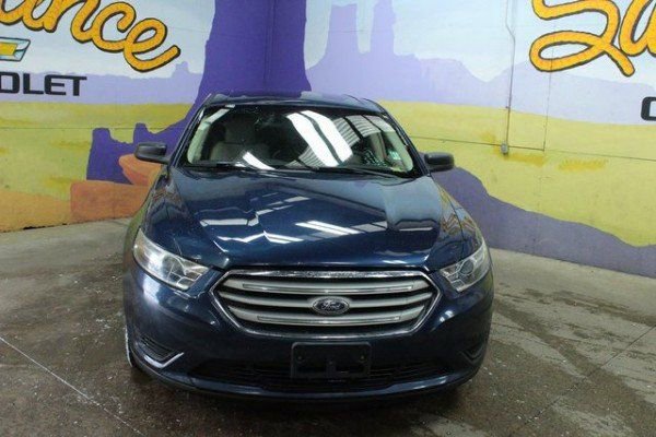 Used 2017 Ford Taurus SE image 6