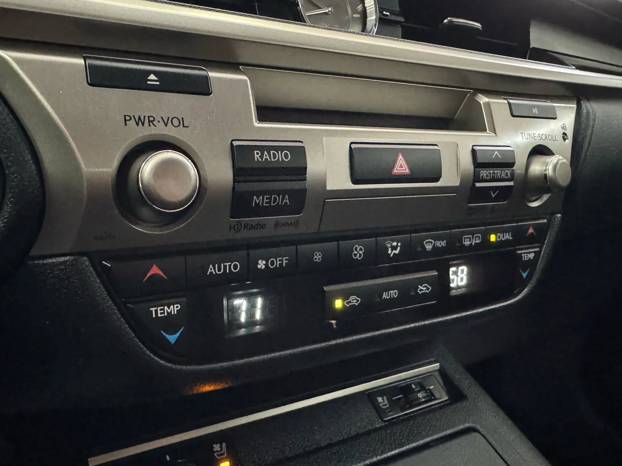 Used 2015 Lexus ES 350 image 32