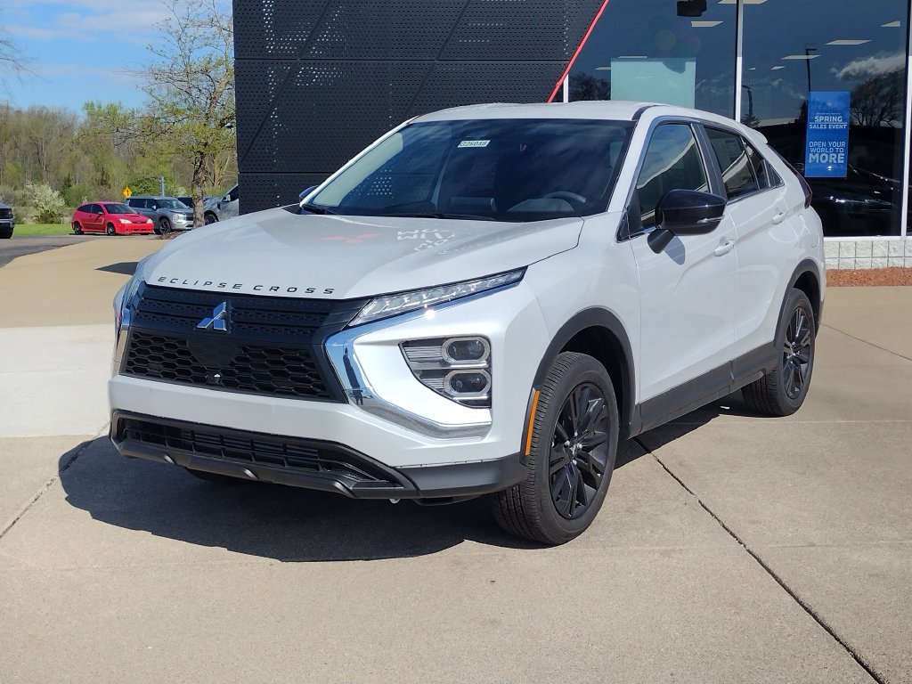 New 2026 Mitsubishi Eclipse Cross LE AWD/4WD image 1