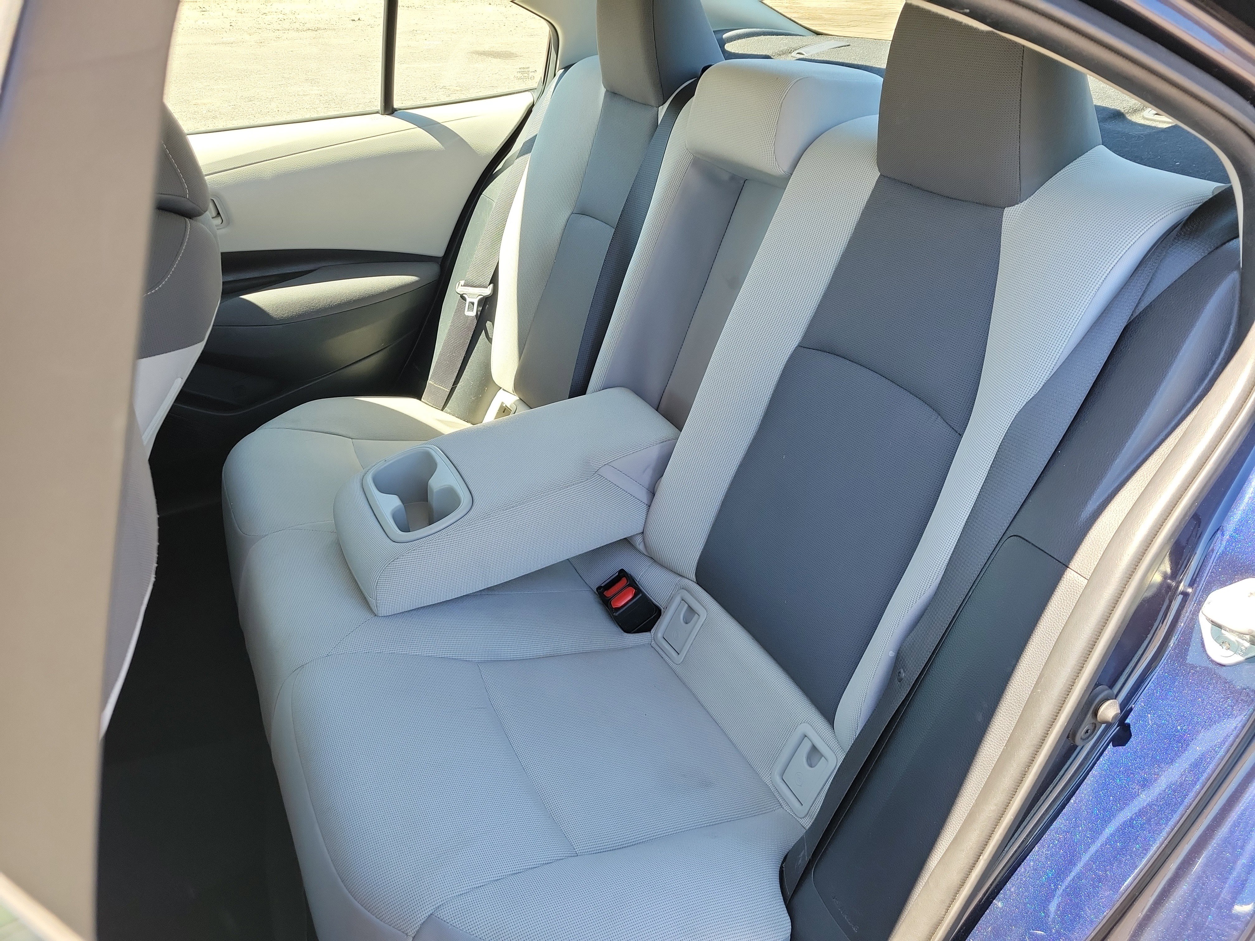 Used 2022 Toyota Corolla LE FWD image 16