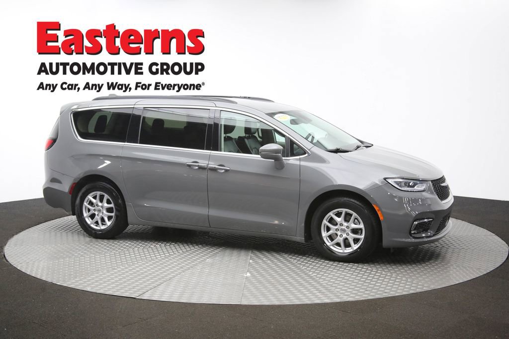Used 2022 Chrysler Pacifica Touring-L image 48