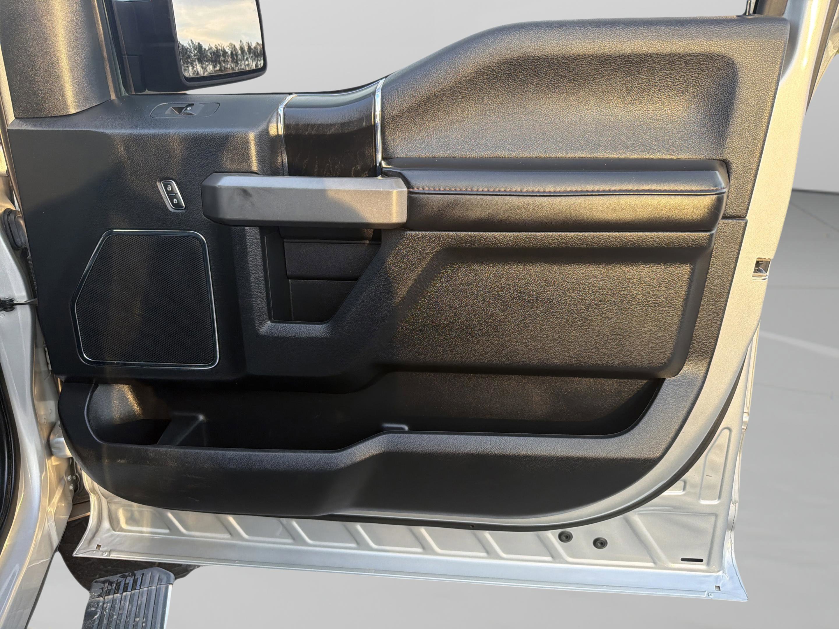 Used 2019 Ford F150 Platinum AWD/4WD image 28