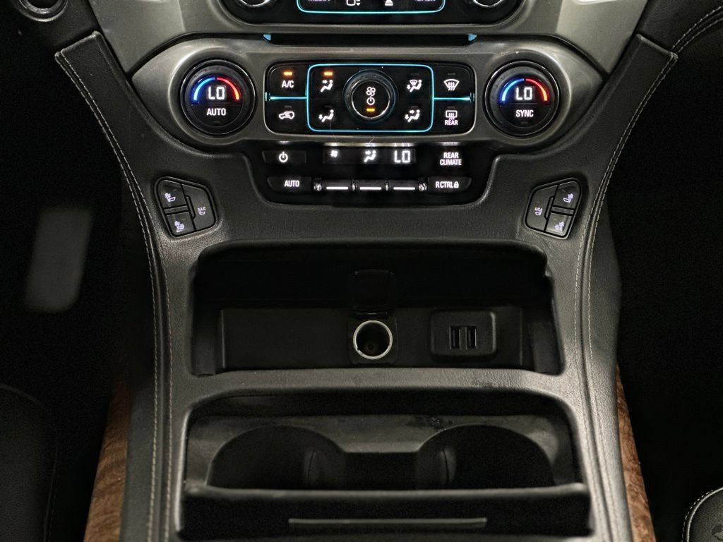 Used 2015 Chevrolet Suburban LTZ RWD image 21