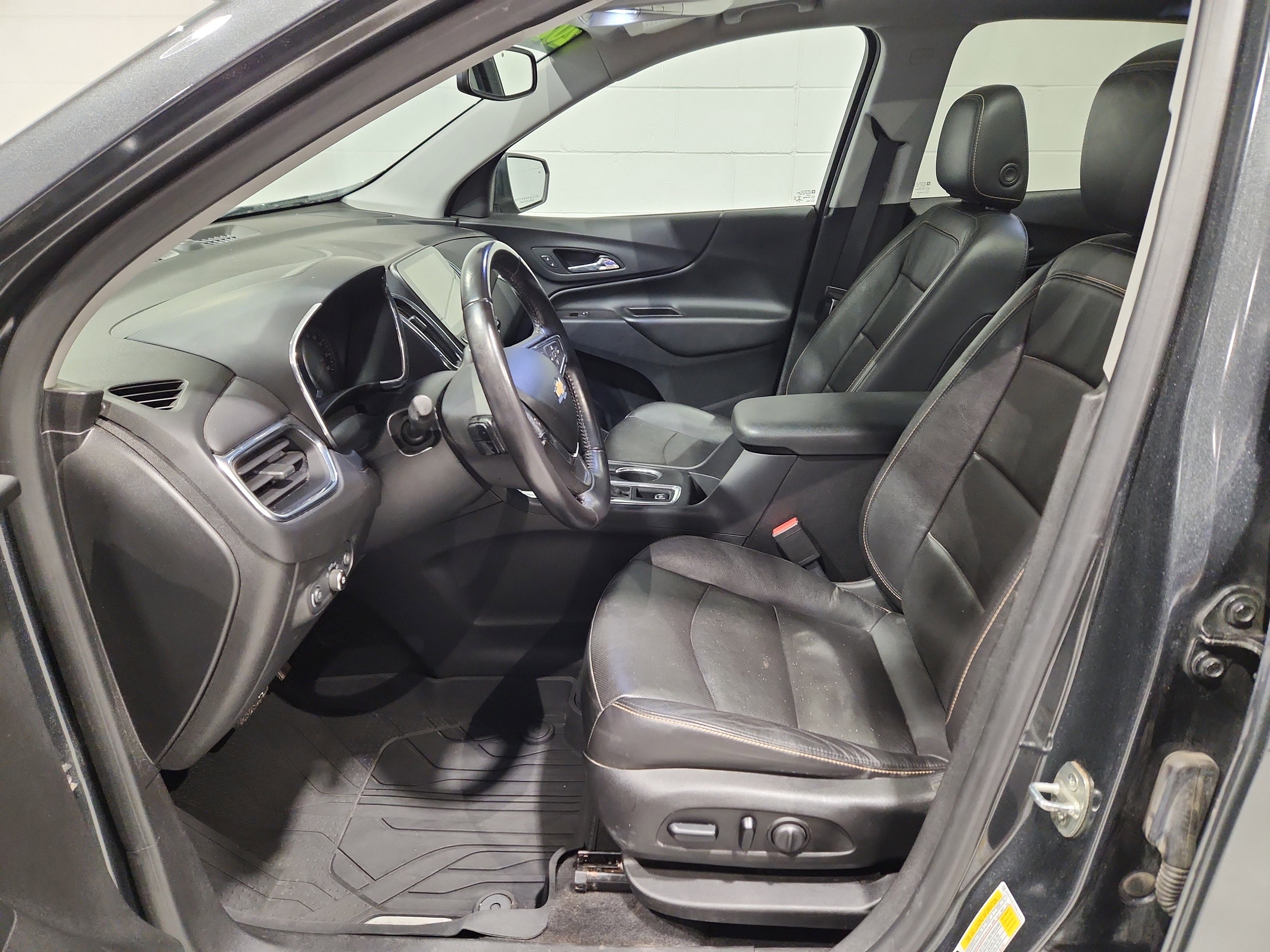 Used 2021 Chevrolet Equinox LT image 4