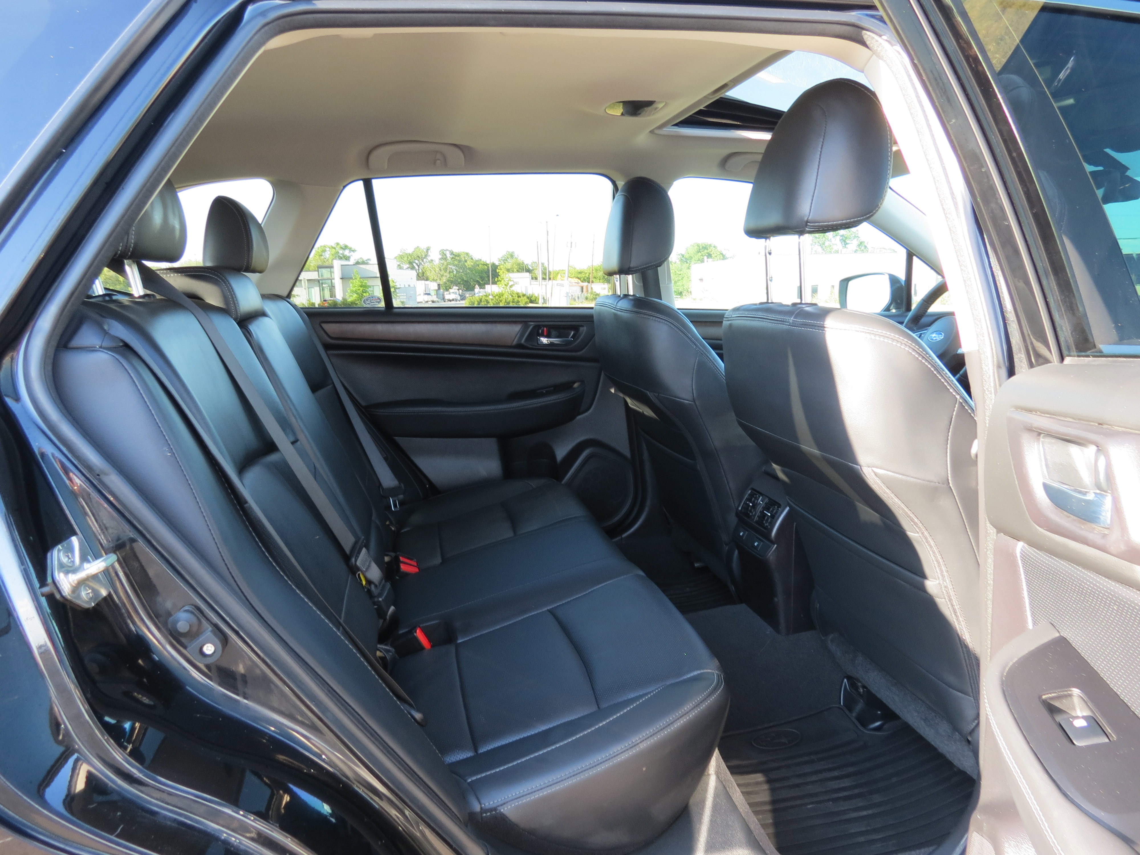 Used 2017 Subaru Outback 2.5i Limited image 40