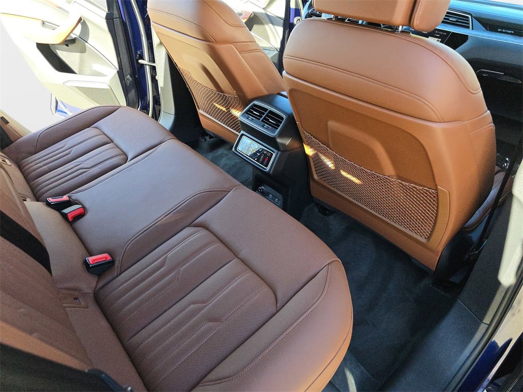 Certified 2022 Audi e-tron Chronos image 11