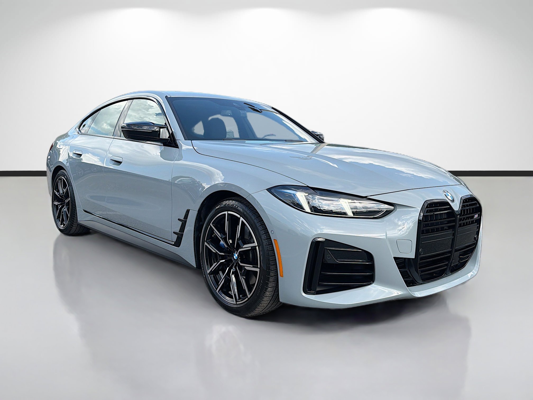 Used 2025 BMW M440i image 1