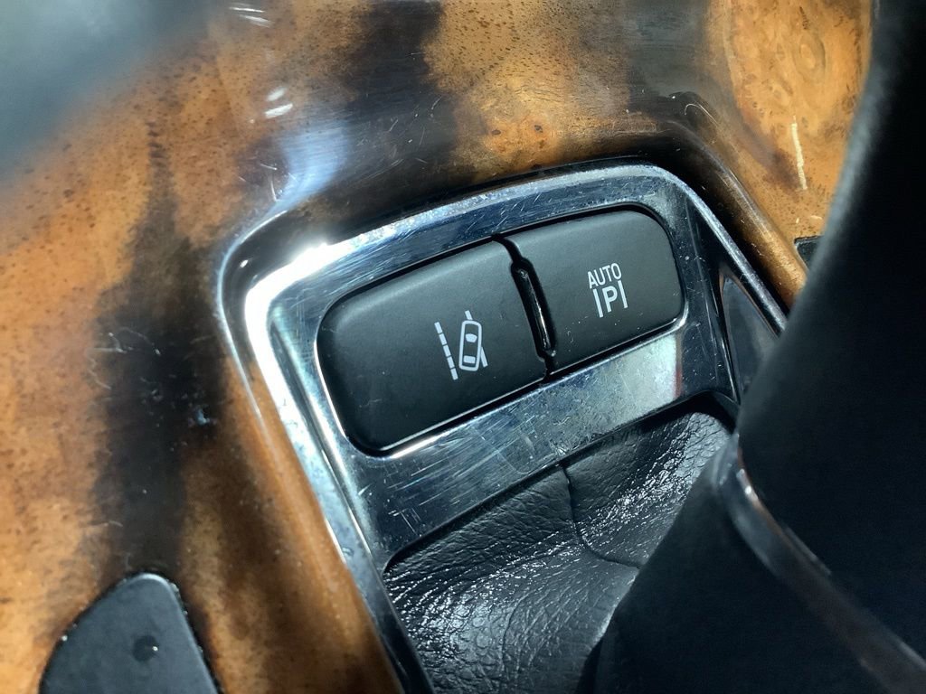 Used 2015 Lincoln MKS AWD w/ Equipment Group 101A image 33