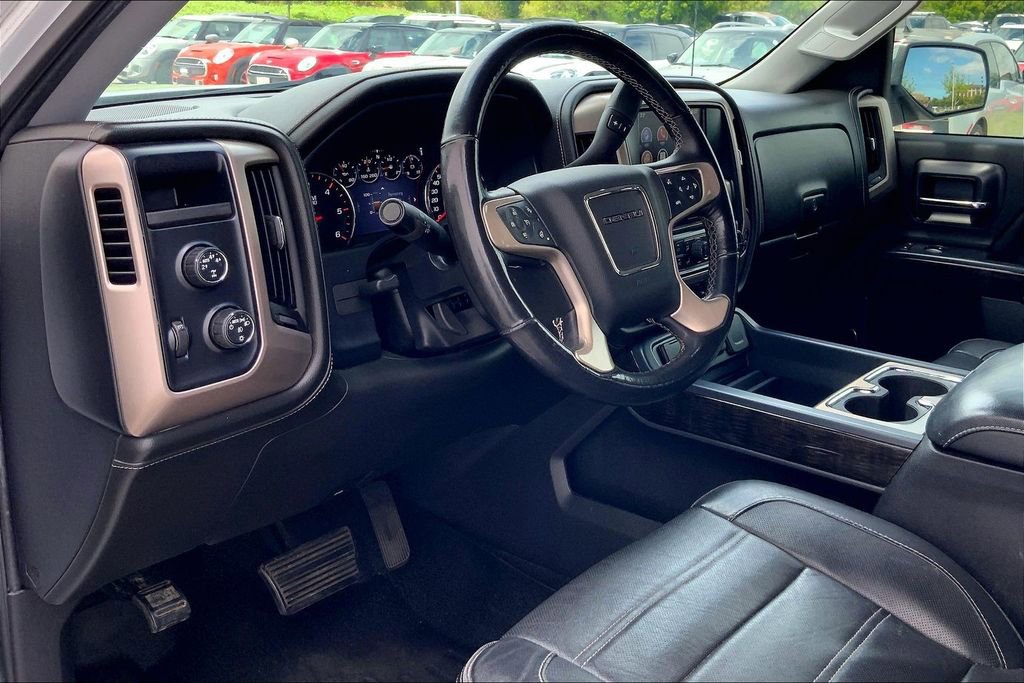 Used 2016 GMC Sierra 1500 Denali w/ Enhanced Driver Alert Package AWD/4WD image 10