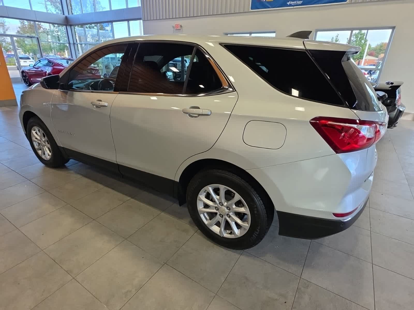 Used 2020 Chevrolet Equinox LT w/ Driver Convenience Package FWD image 12