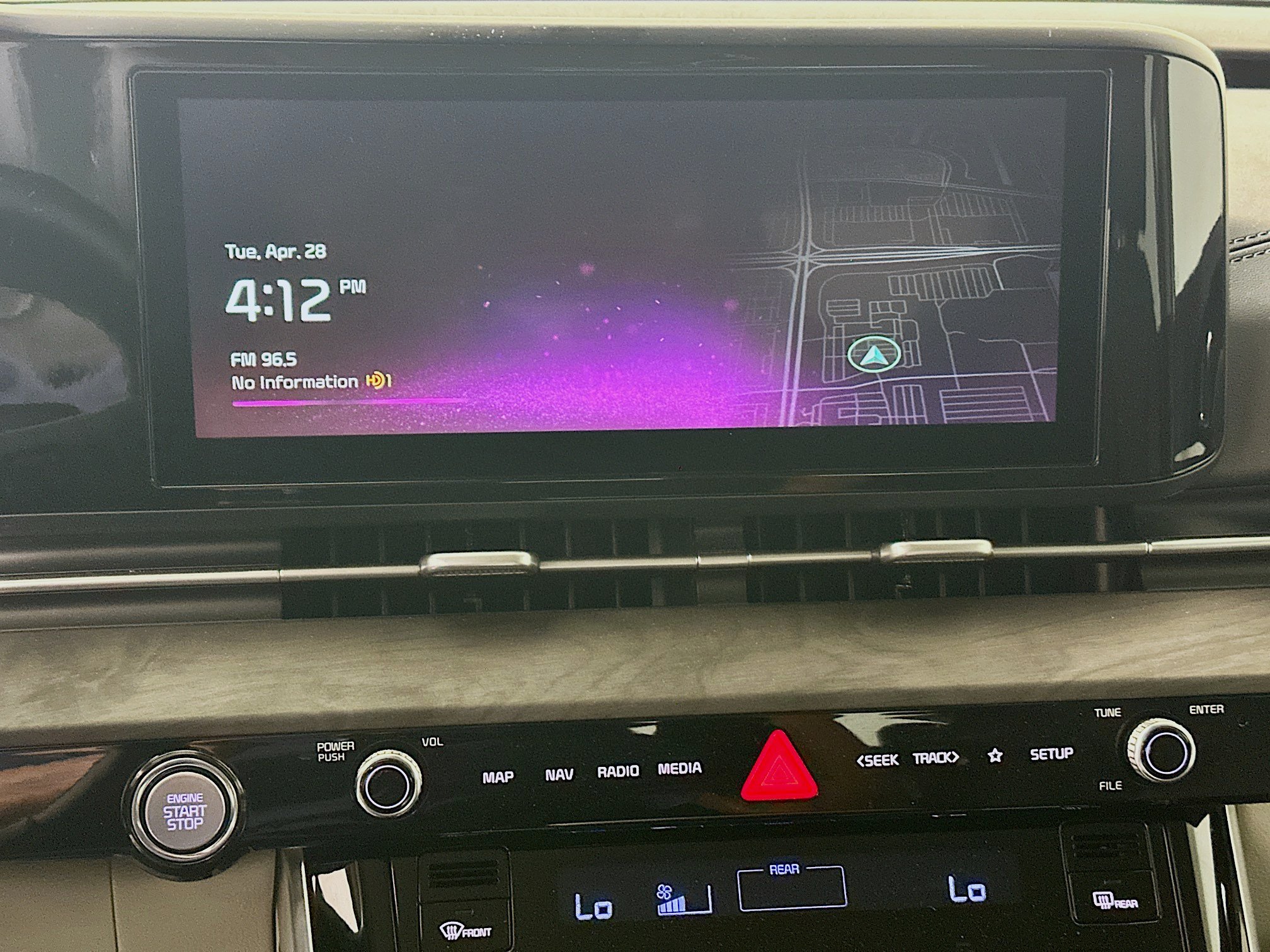 Used 2024 Kia Carnival EX FWD image 24