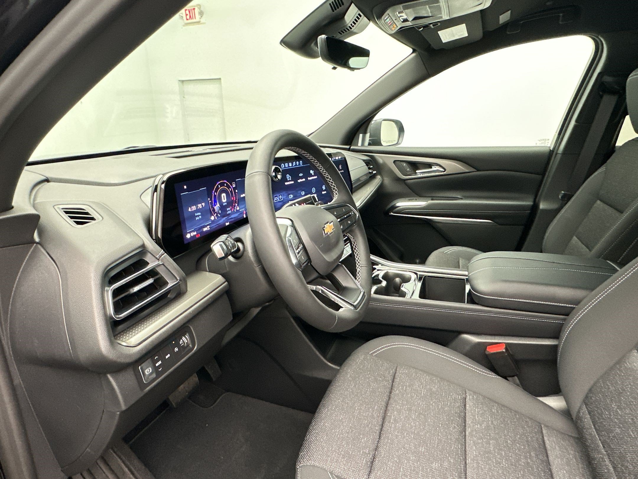 New 2026 Chevrolet Traverse LT w/ Driver Confidence Package AWD/4WD image 28