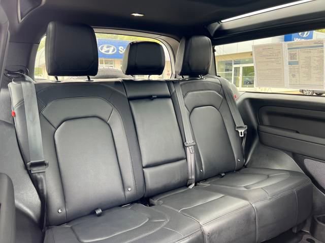 Used 2024 Land Rover Defender 90 X-Dynamic SE image 23