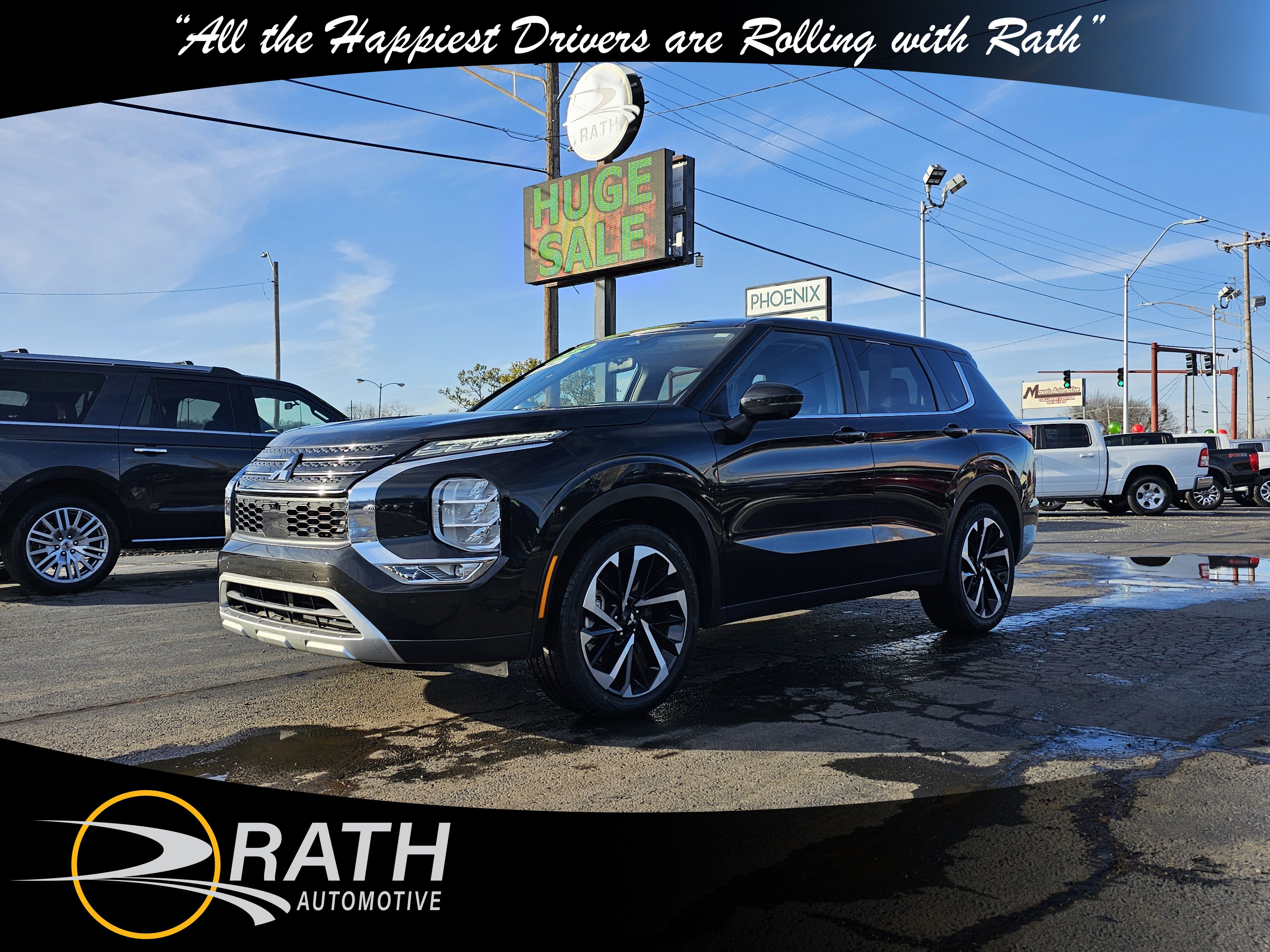 Used 2024 Mitsubishi Outlander SE image 1