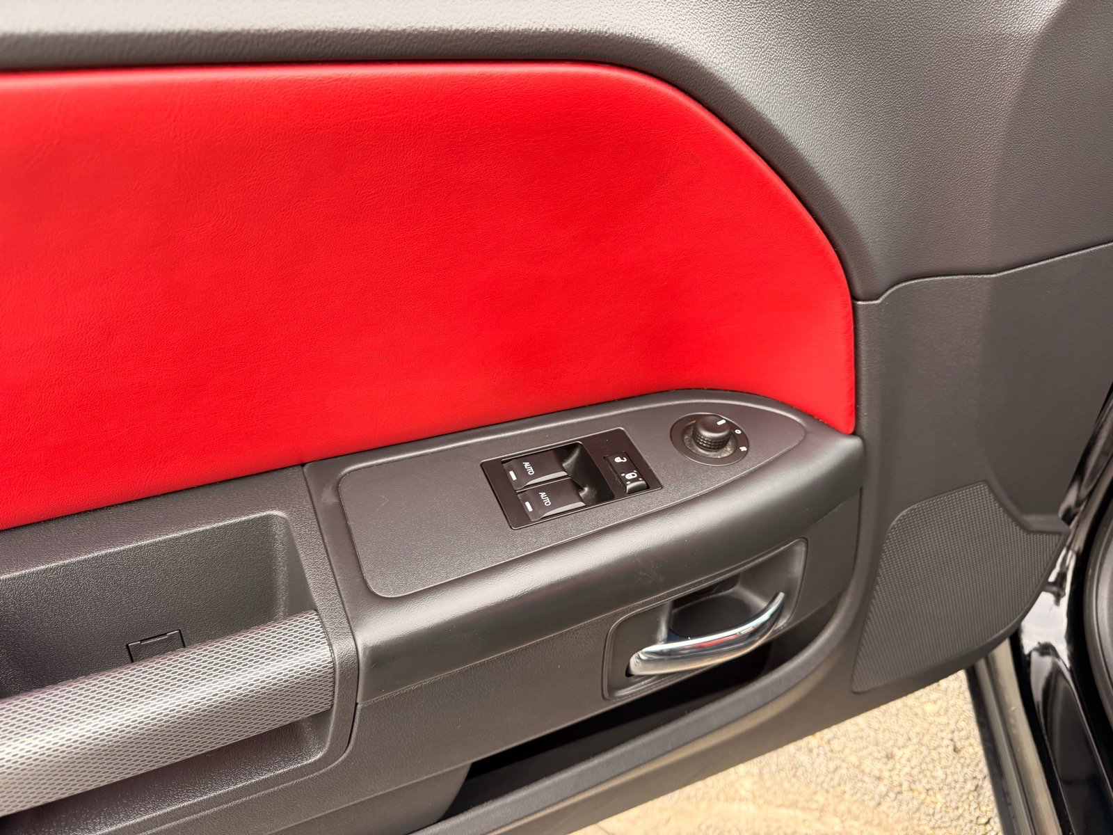 Used 2013 Dodge Challenger R/T Plus image 17