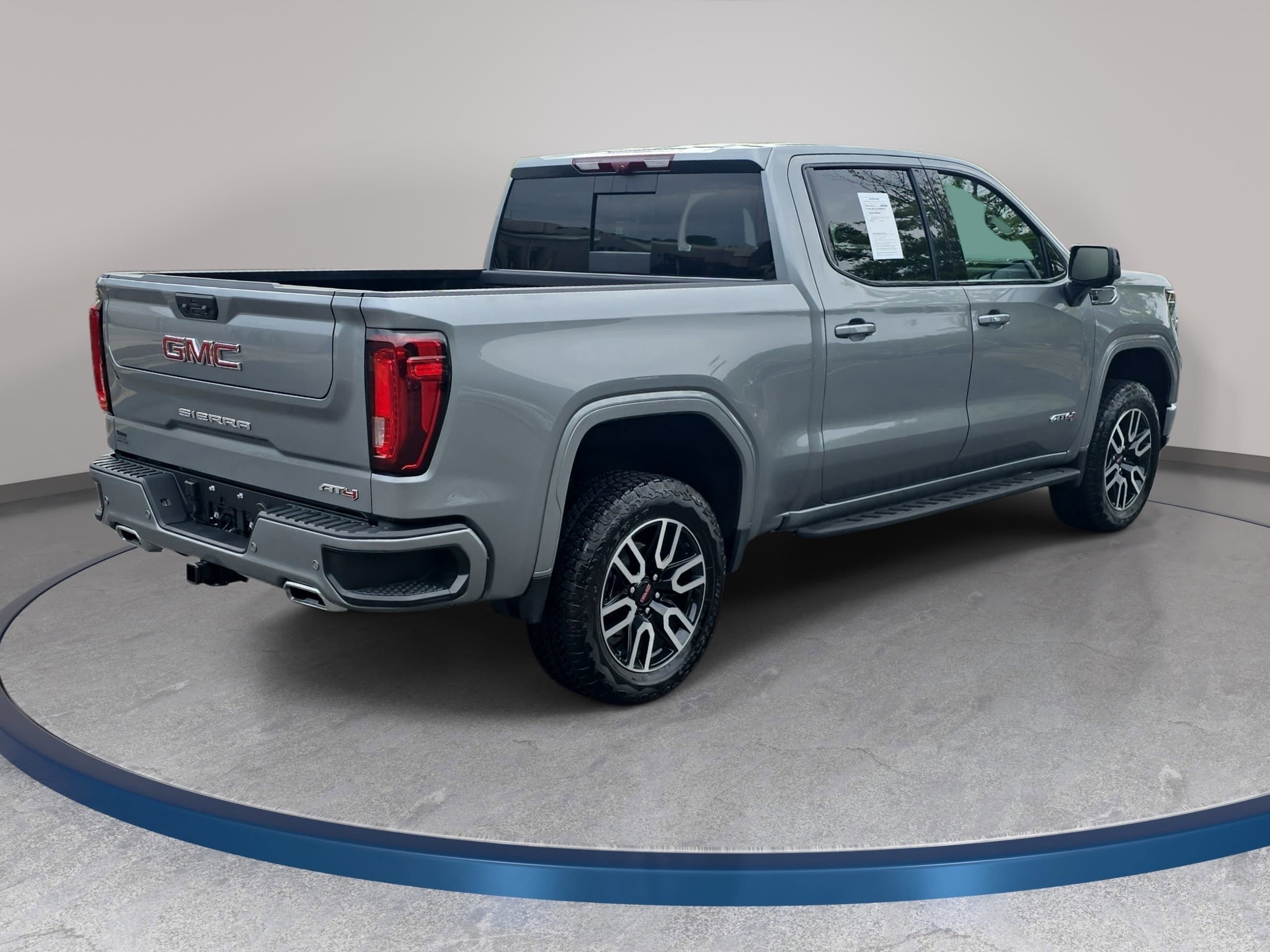 Used 2025 GMC Sierra 1500 AT4 w/ AT4 Premium Package AWD/4WD image 5