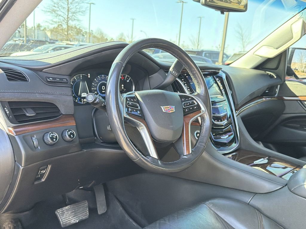 Used 2020 Cadillac Escalade Premium Luxury image 10