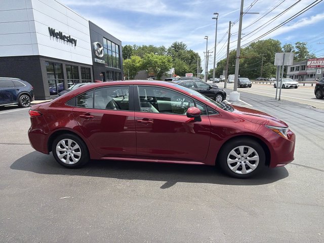 Used 2025 Toyota Corolla LE FWD image 9