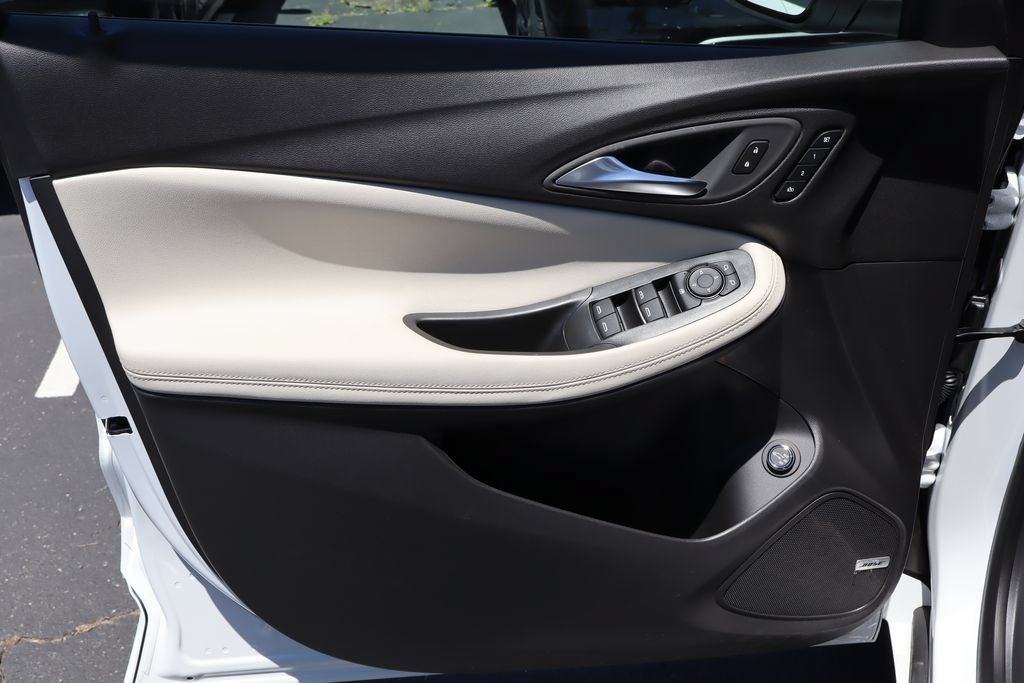 New 2026 Buick Encore GX Avenir w/ Avenir Technology Package AWD/4WD image 9
