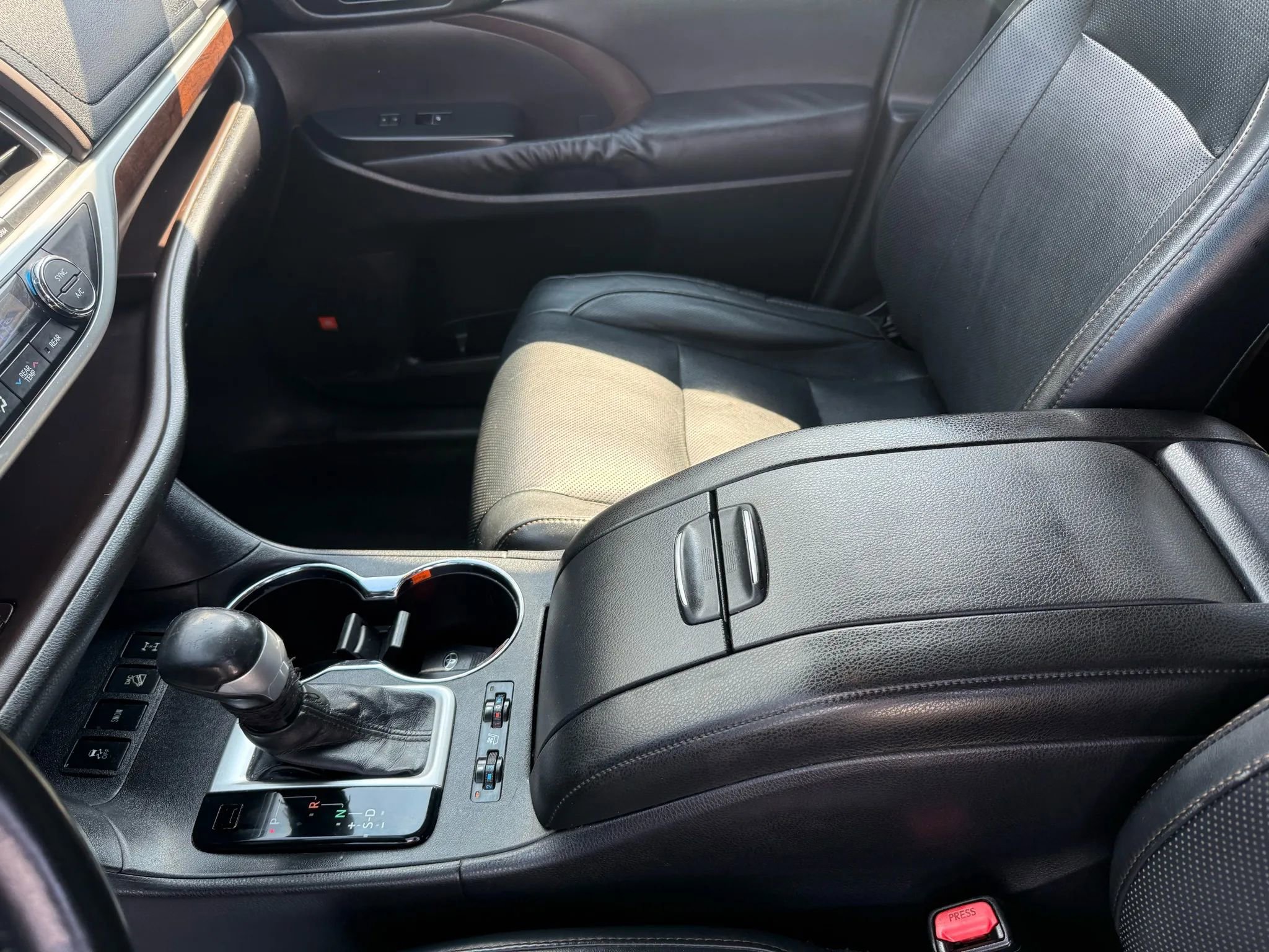 Used 2015 Toyota Highlander Limited AWD/4WD image 13