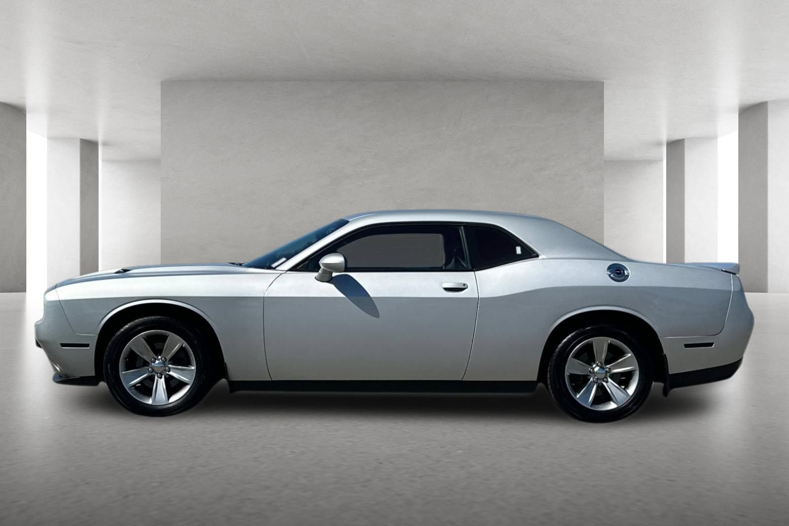 Used 2019 Dodge Challenger SXT RWD image 7