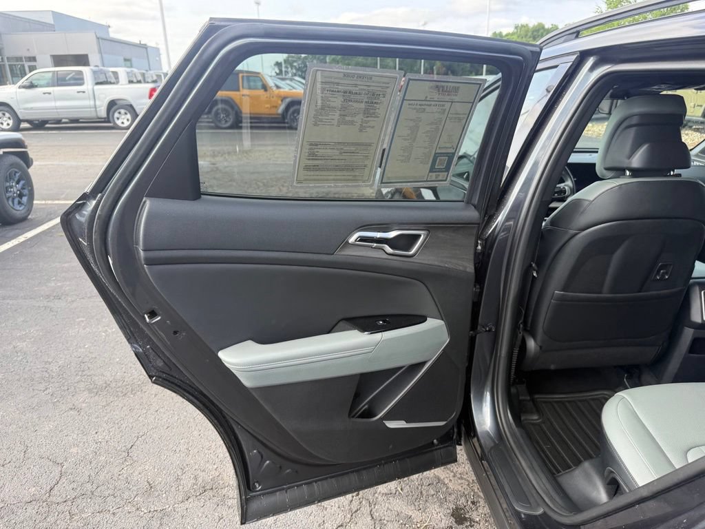 Used 2023 Kia Sportage X-Line w/ X-Line Premium Package AWD/4WD image 30