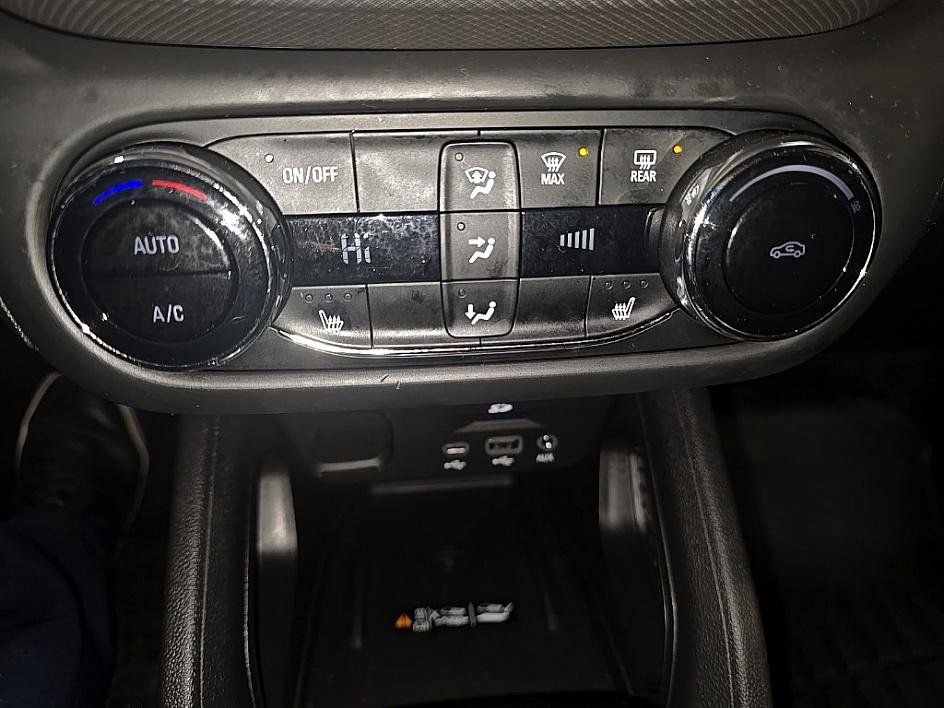 Used 2022 Chevrolet TrailBlazer RS w/ Technology Package image 21