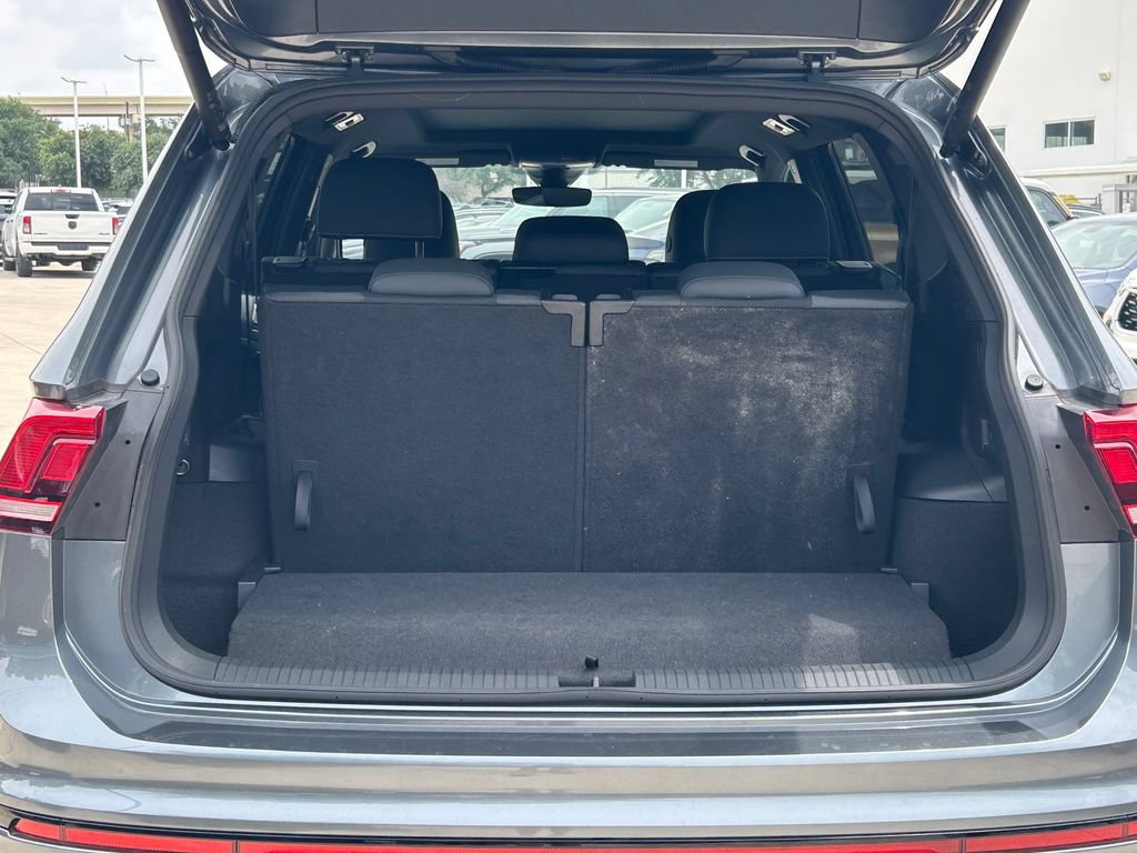 Used 2024 Volkswagen Tiguan SE R-Line FWD image 14