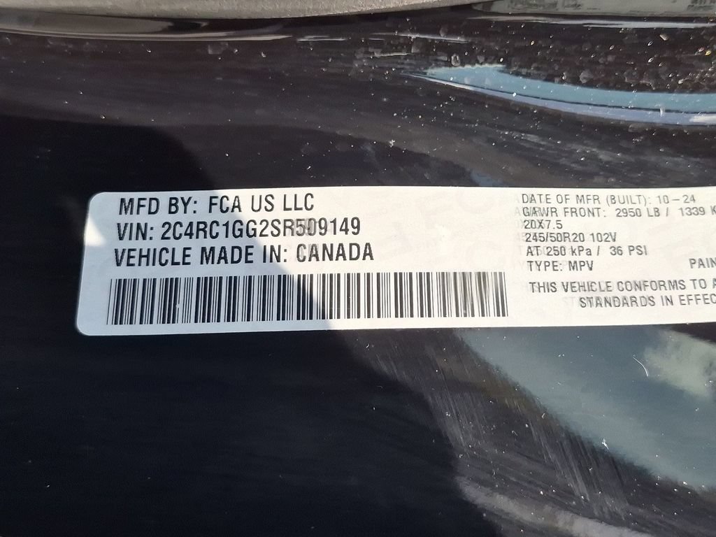 Used 2025 Chrysler Pacifica Limited FWD image 36
