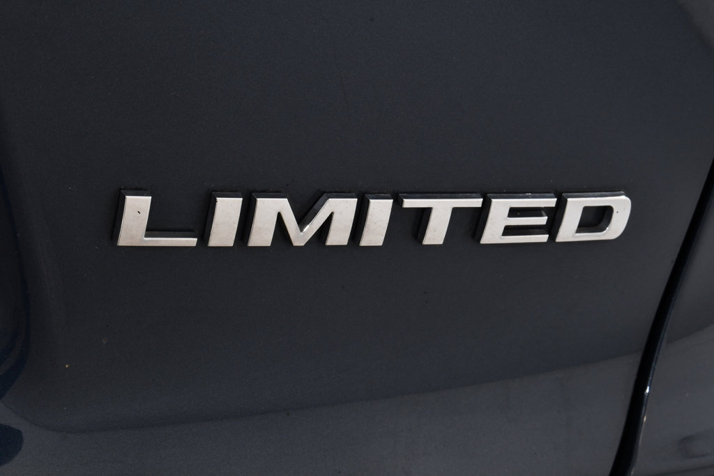 Used 2021 Jeep Cherokee Limited w/ Trailer Tow Group AWD/4WD image 21